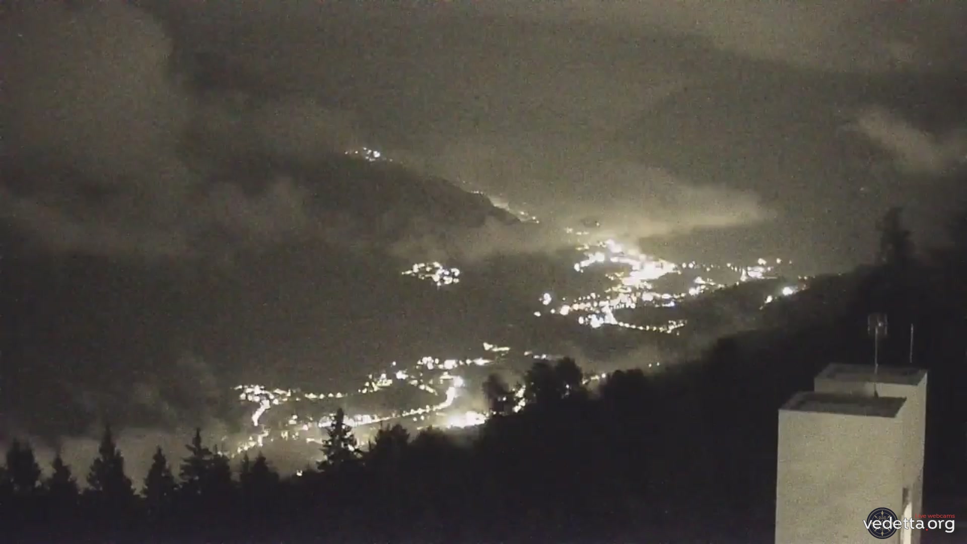 immagine della webcam nei dintorni di Flavon: webcam Marilleva