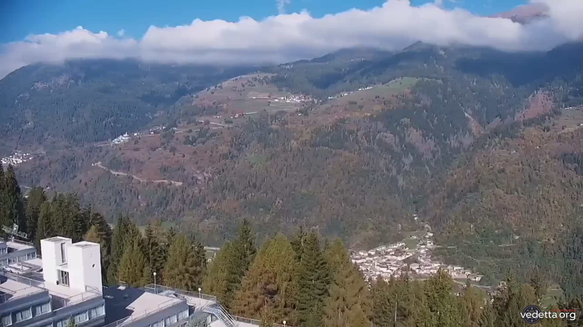 immagine della webcam nei dintorni di Monte Spinale: webcam Marilleva