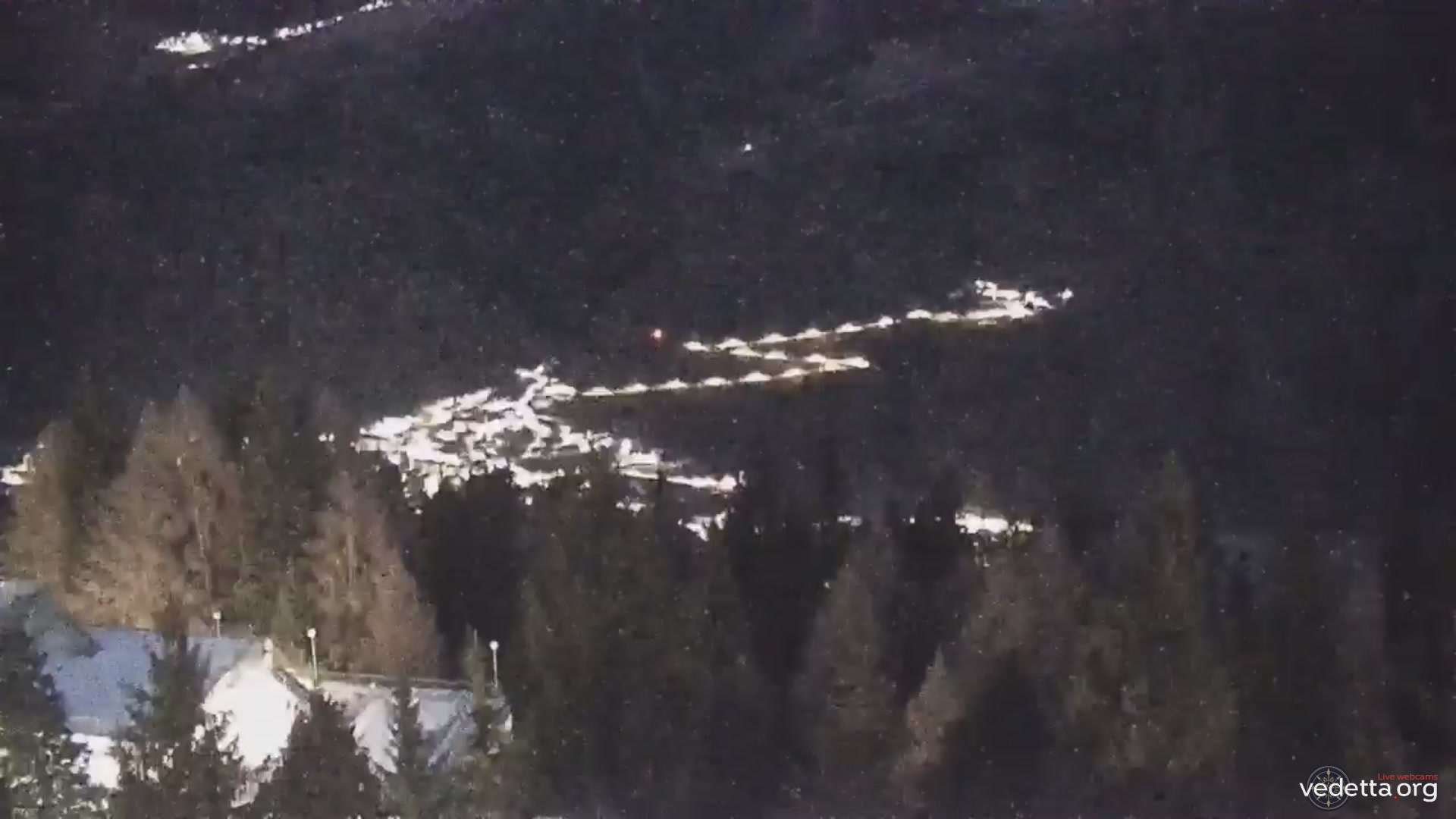 immagine della webcam nei dintorni di Passo Groste': webcam Marilleva