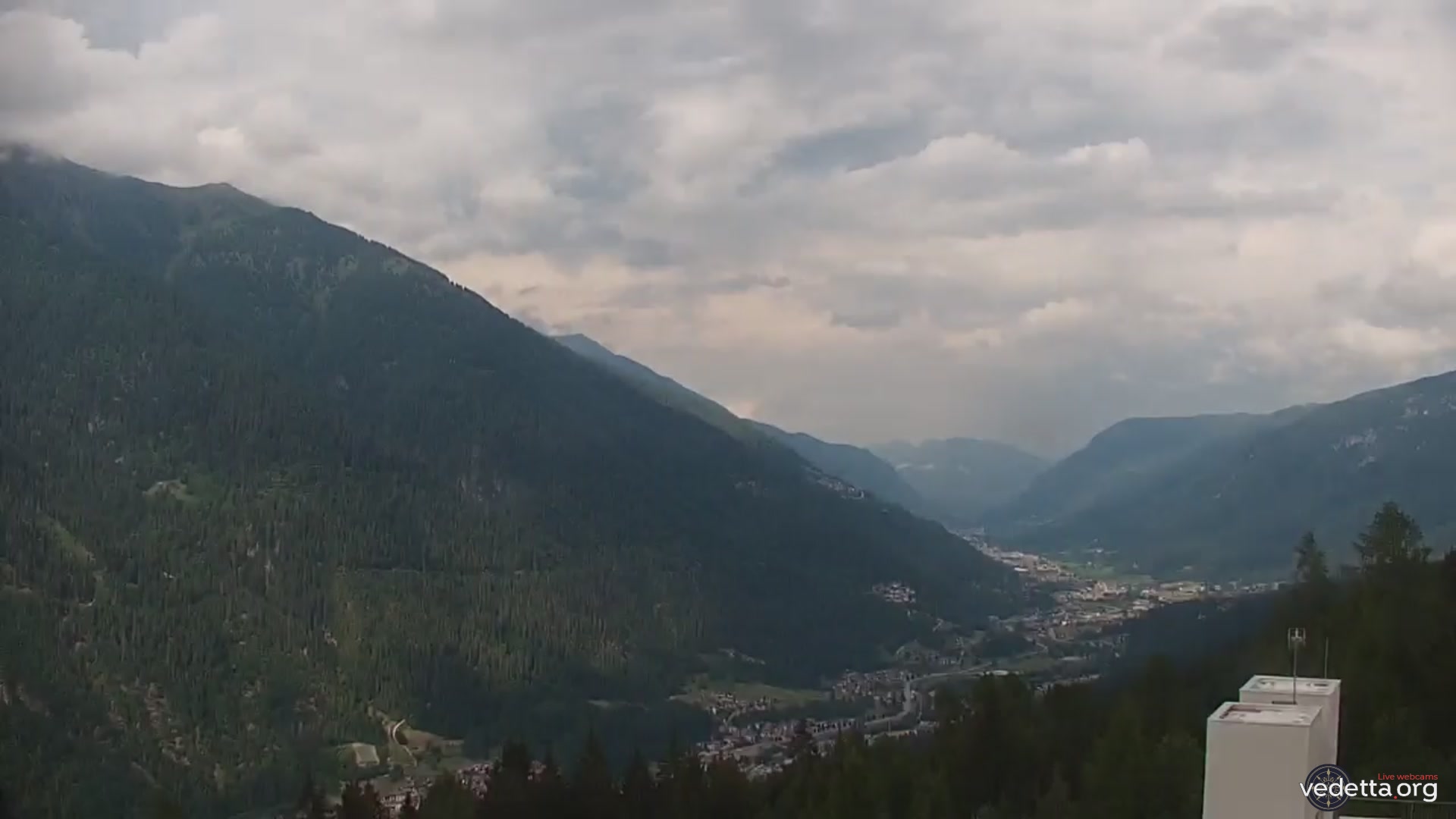 immagine della webcam nei dintorni di Passo Tonale: webcam Marilleva