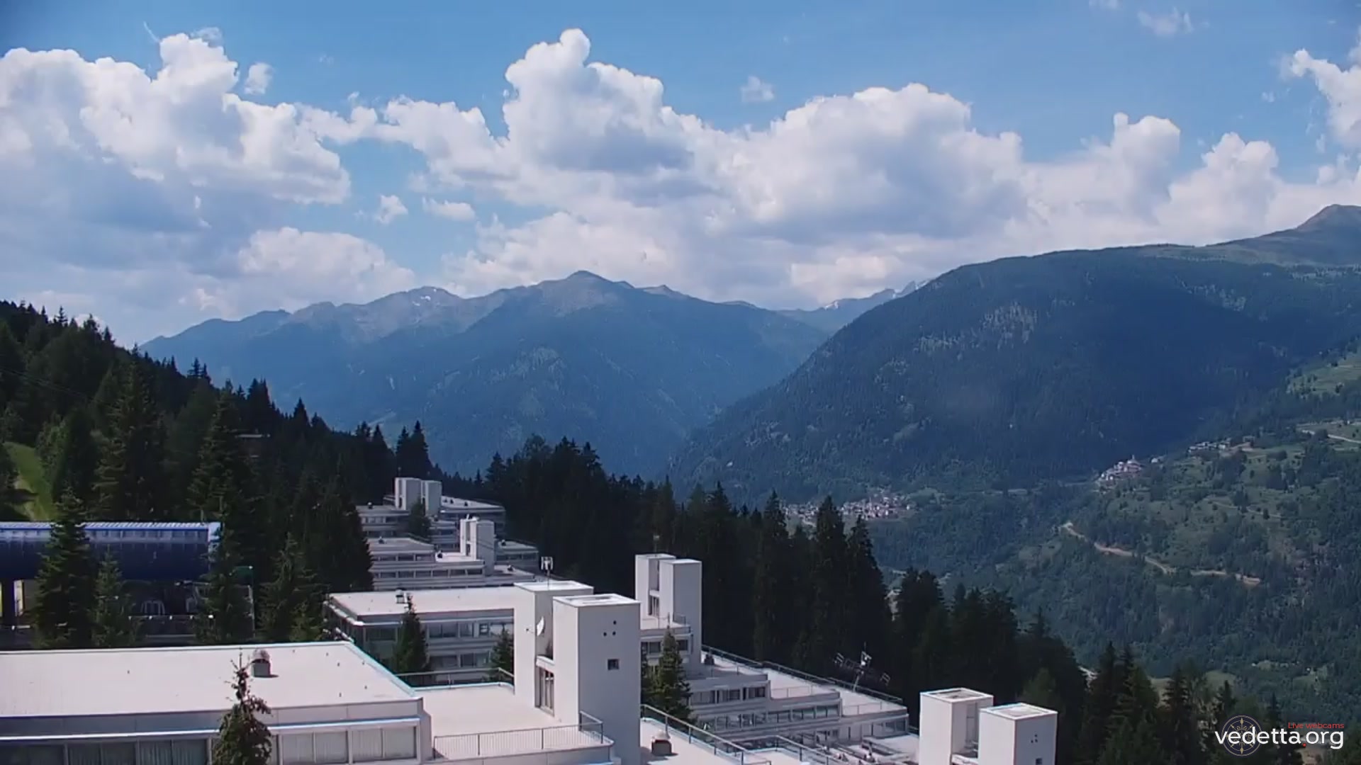 immagine della webcam nei dintorni di Passo Groste': webcam Marilleva