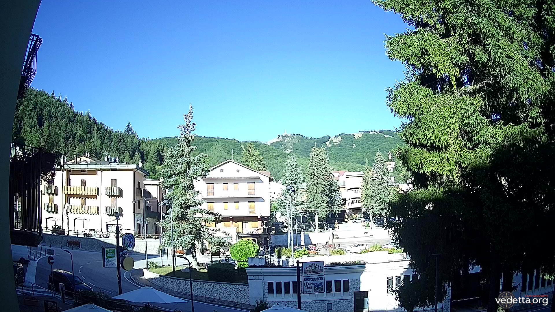 immagine della webcam nei dintorni di Pettorano sul Gizio: webcam Roccaraso